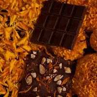 74% cacao cempasúchil y almendras